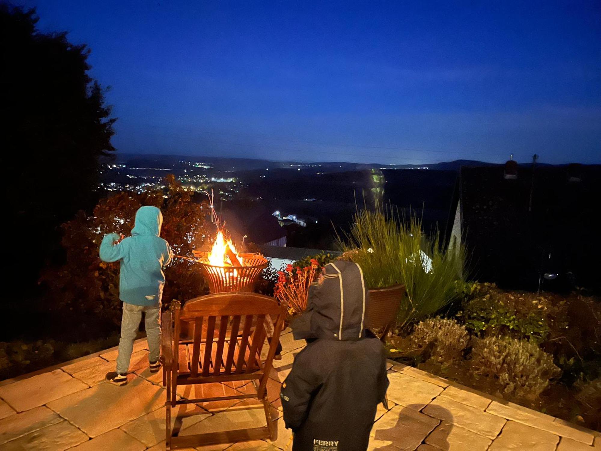 Eifel Landhaus Panoramablick Unter Der Burg Olbrueck Mit Sauna Hottub Grosser Terrasse Und Garten Ideal Fuer Familien Niederdürenbach エクステリア 写真