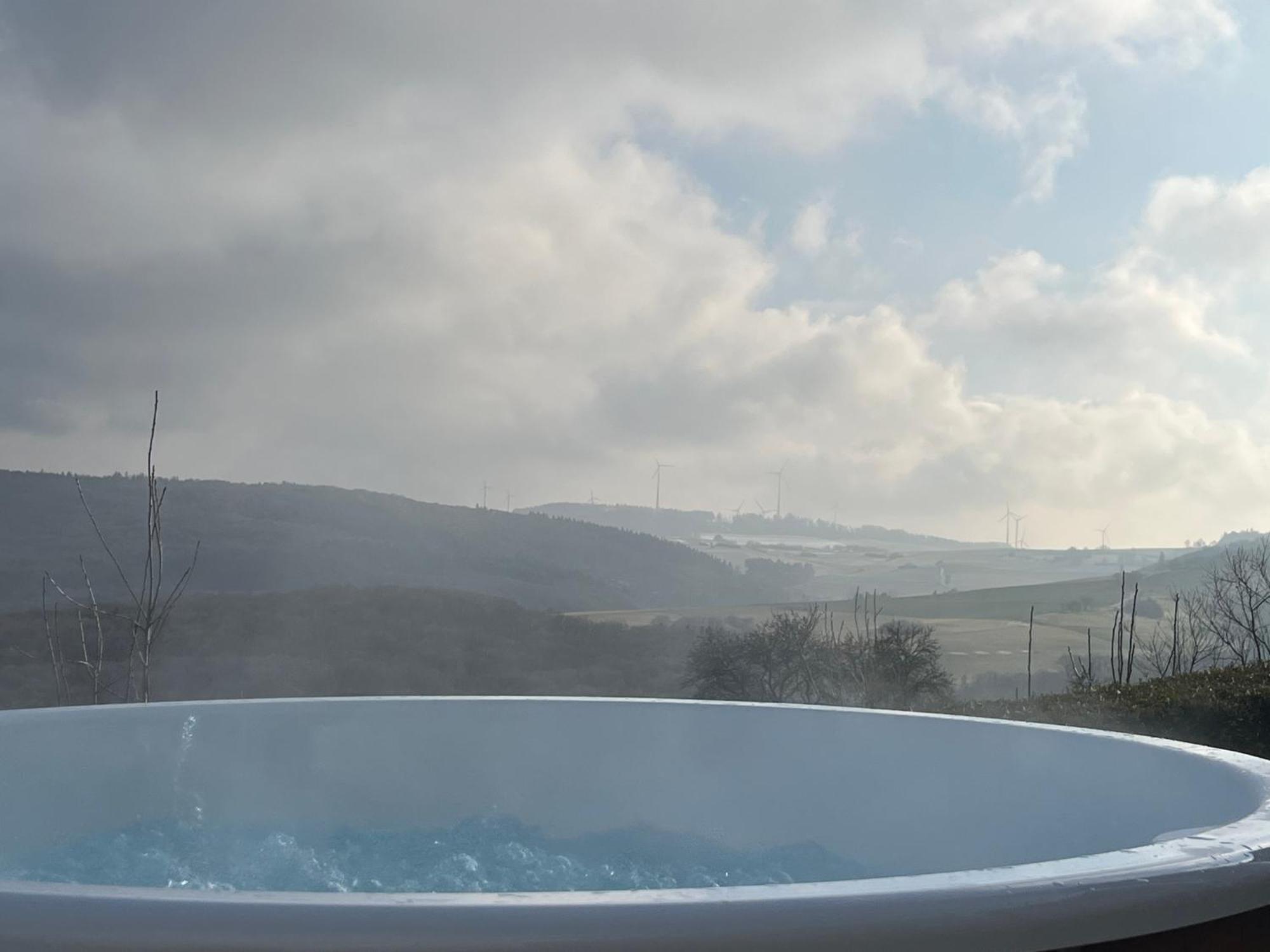 Eifel Landhaus Panoramablick Unter Der Burg Olbrueck Mit Sauna Hottub Grosser Terrasse Und Garten Ideal Fuer Familien Niederdürenbach エクステリア 写真